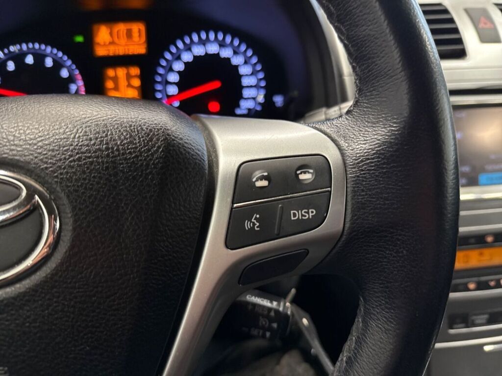 Toyota Avensis 2014 Harmaa