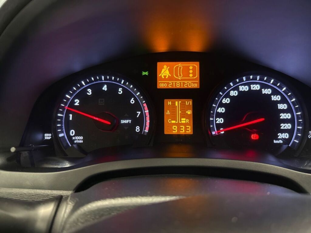 Toyota Avensis 2014 Harmaa