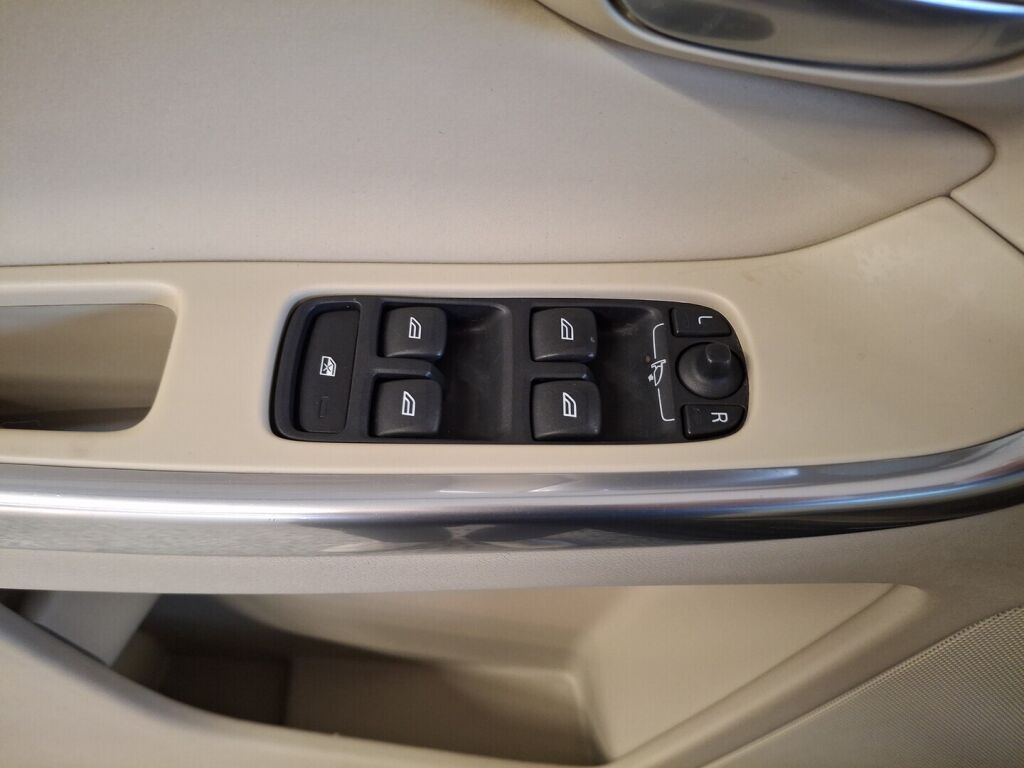 Volvo XC60 2014 Musta