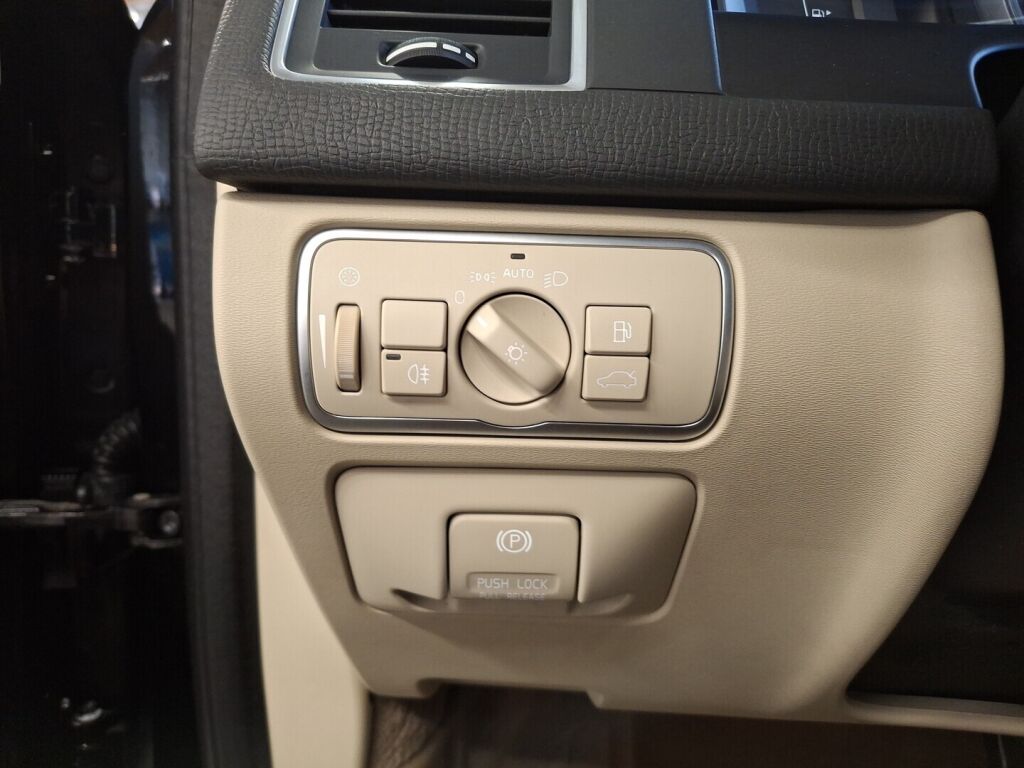 Volvo XC60 2014 Musta