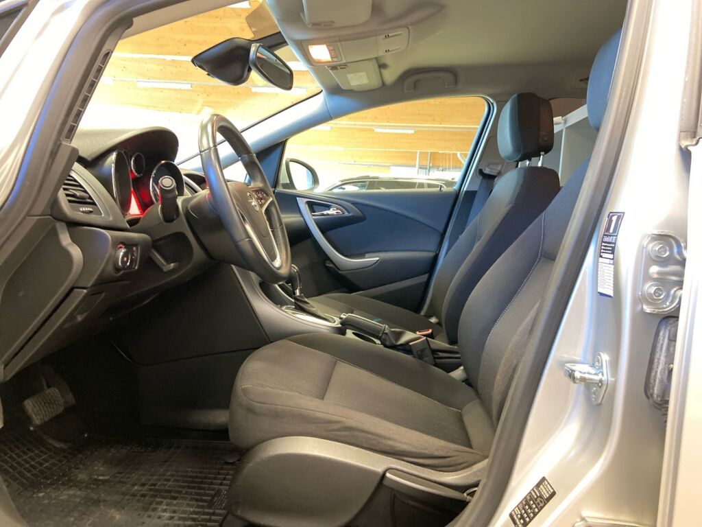 Opel Astra 2013 Hopea