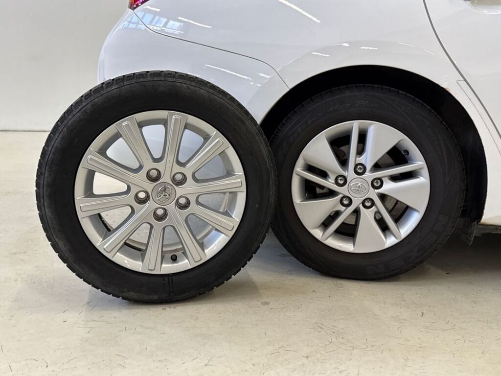 Toyota Auris 2014 Valkoinen