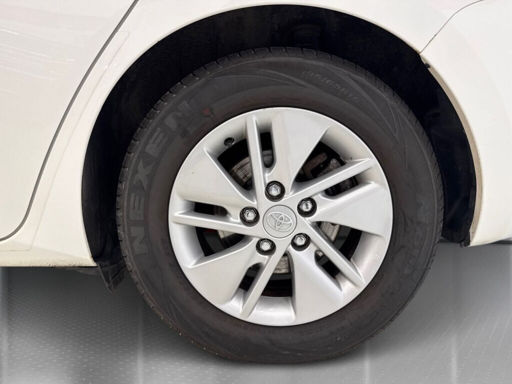 Toyota Auris 2014 Valkoinen