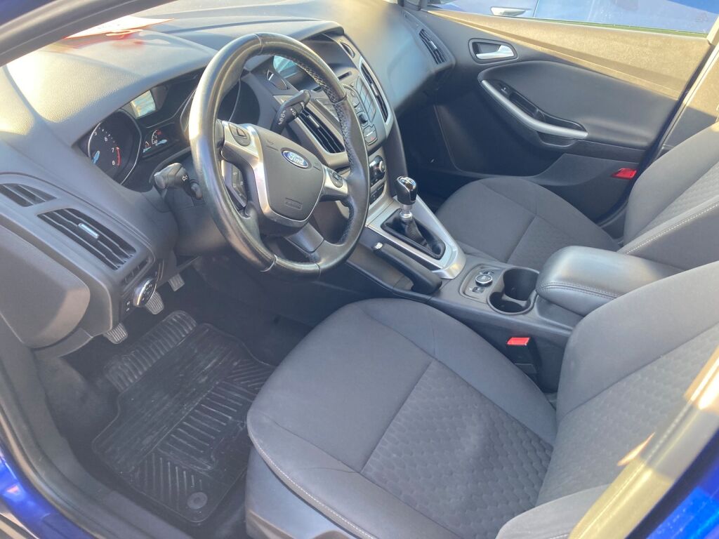 Ford Focus 2014 Metallinhohto Sininen