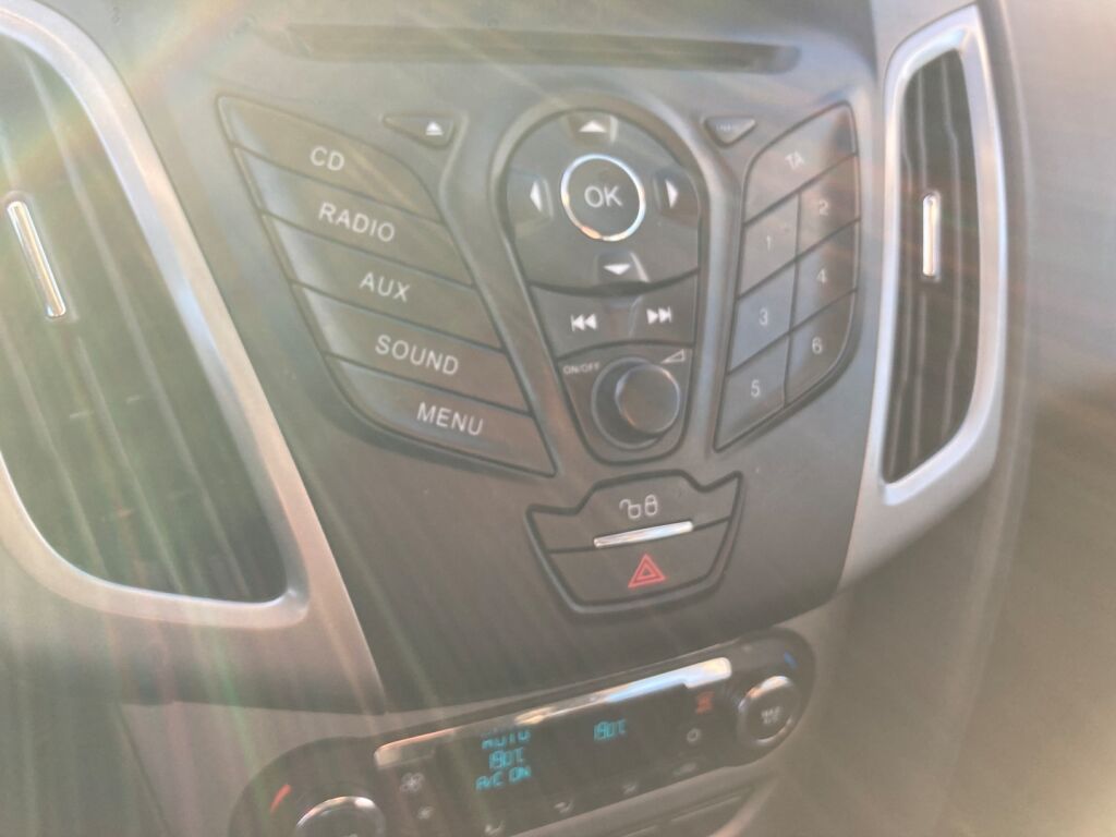 Ford Focus 2014 Metallinhohto Sininen