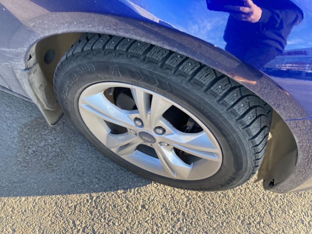 Ford Focus 2014 Metallinhohto Sininen