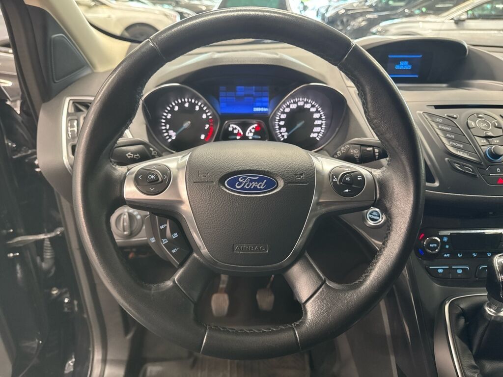 Ford Kuga 2013 Musta