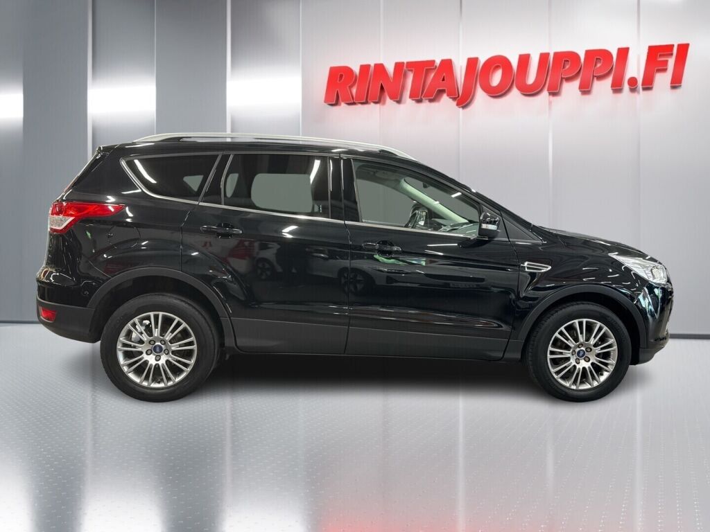 Ford Kuga 2013 Musta