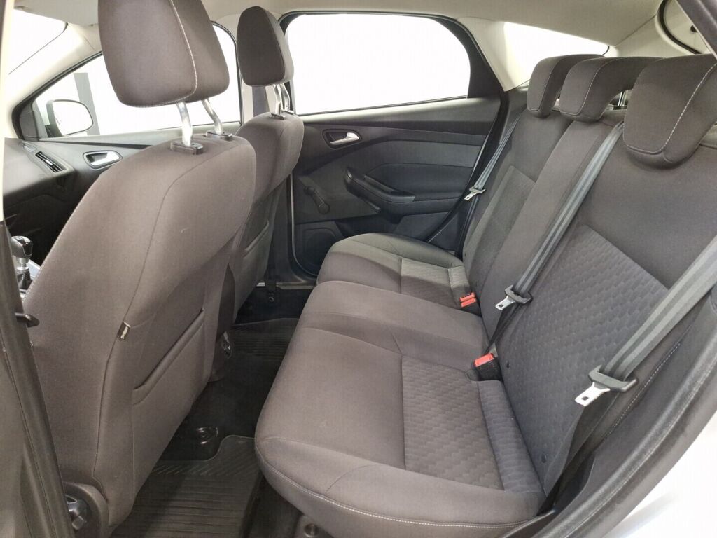 Ford Focus 2014 Harmaa