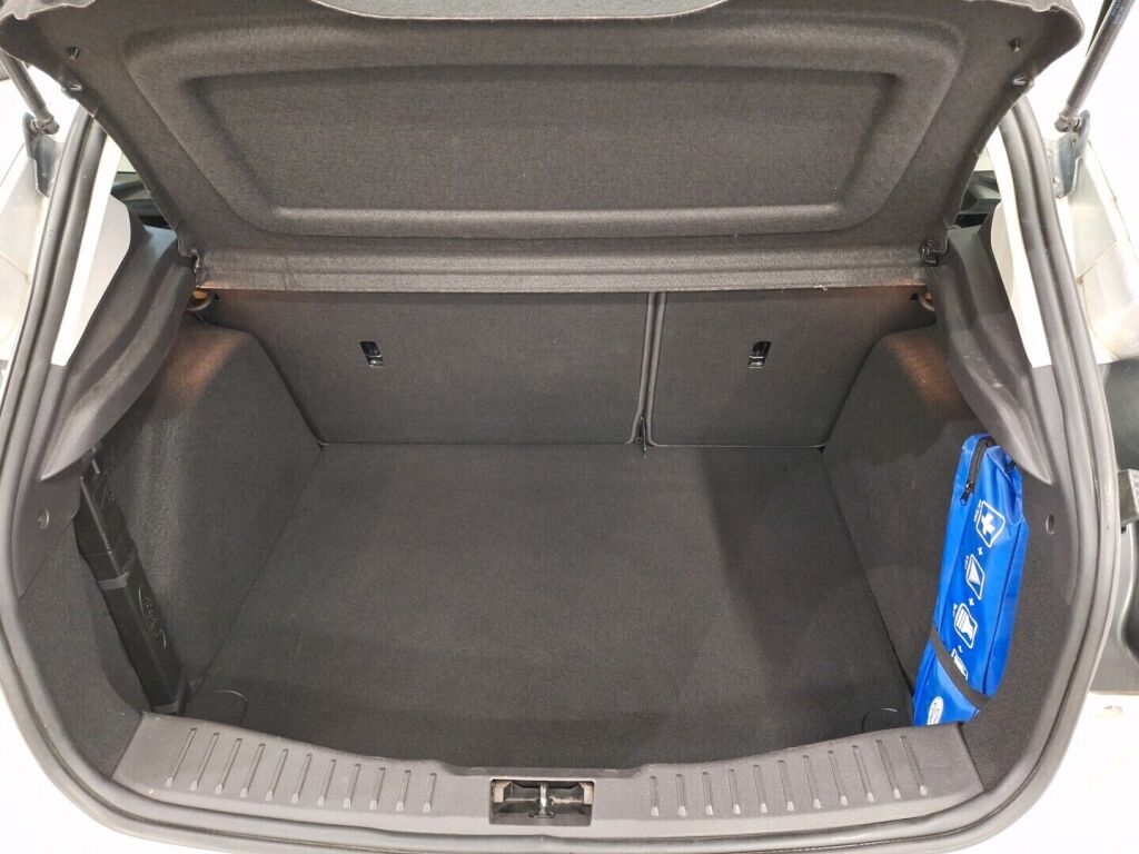 Ford Focus 2014 Harmaa