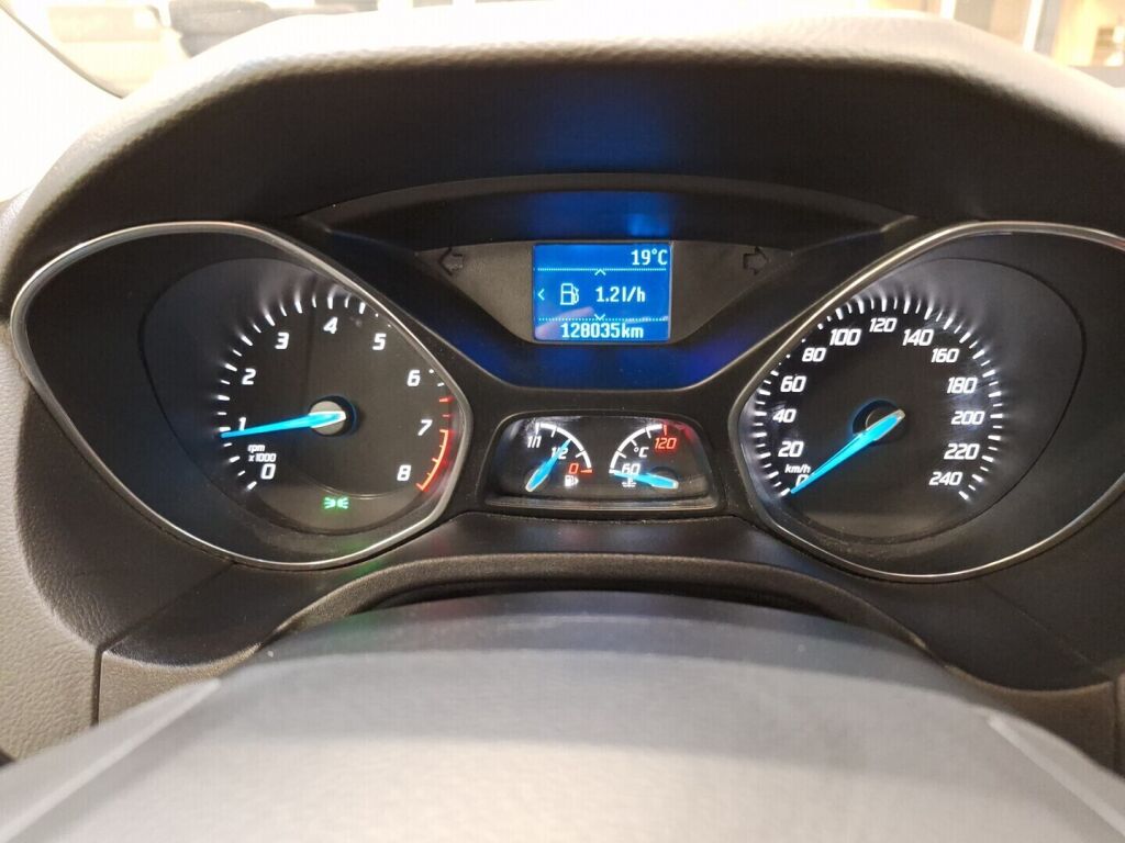 Ford Focus 2014 Harmaa
