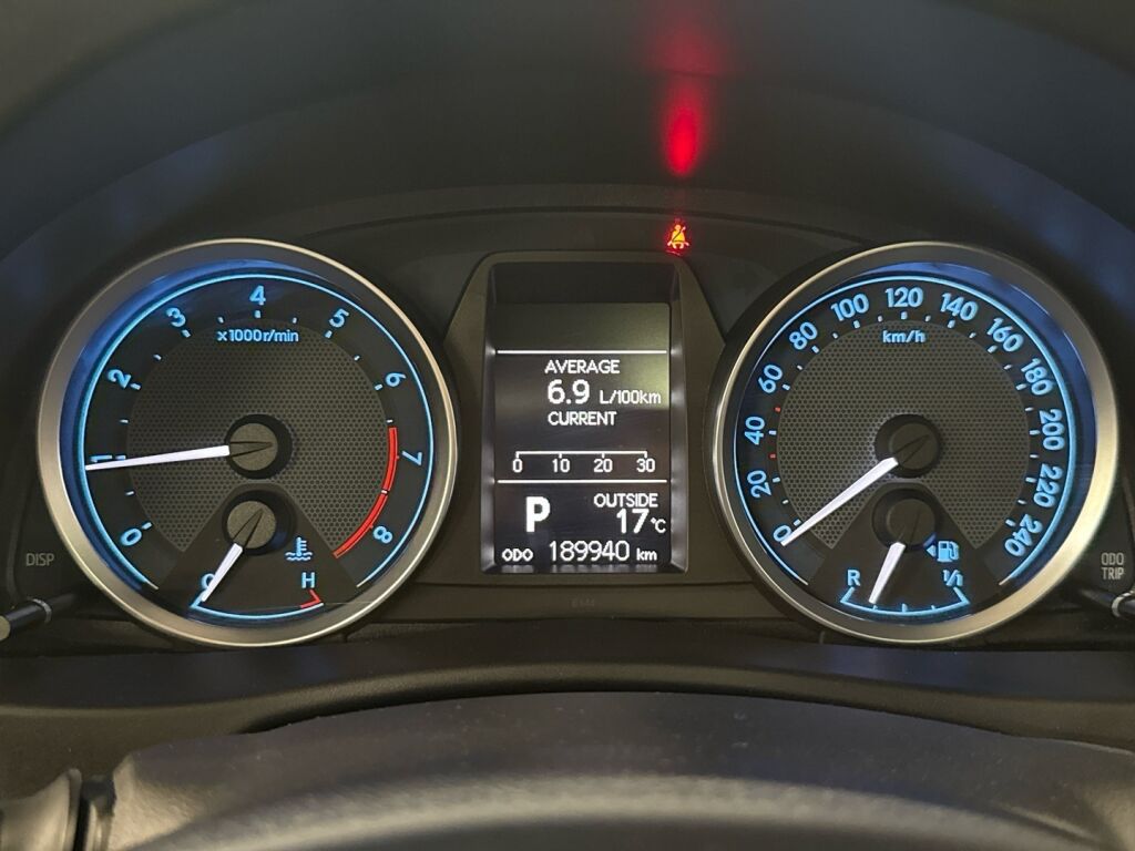 Toyota Auris 2014 Musta