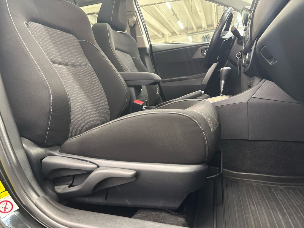 Toyota Auris 2014 Musta