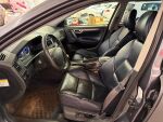Volvo V70 2004 Harmaa