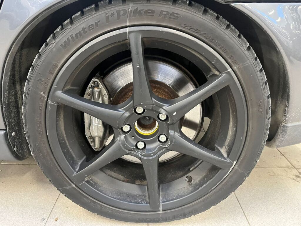 Volvo V70 2004 Harmaa