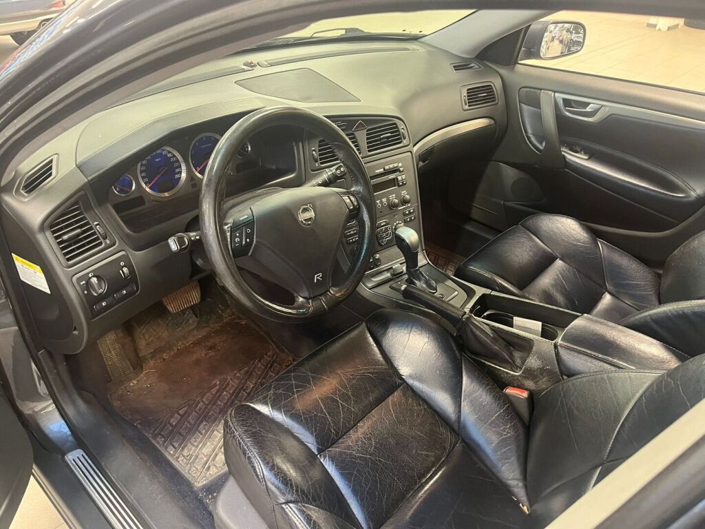 Volvo V70 2004 Harmaa