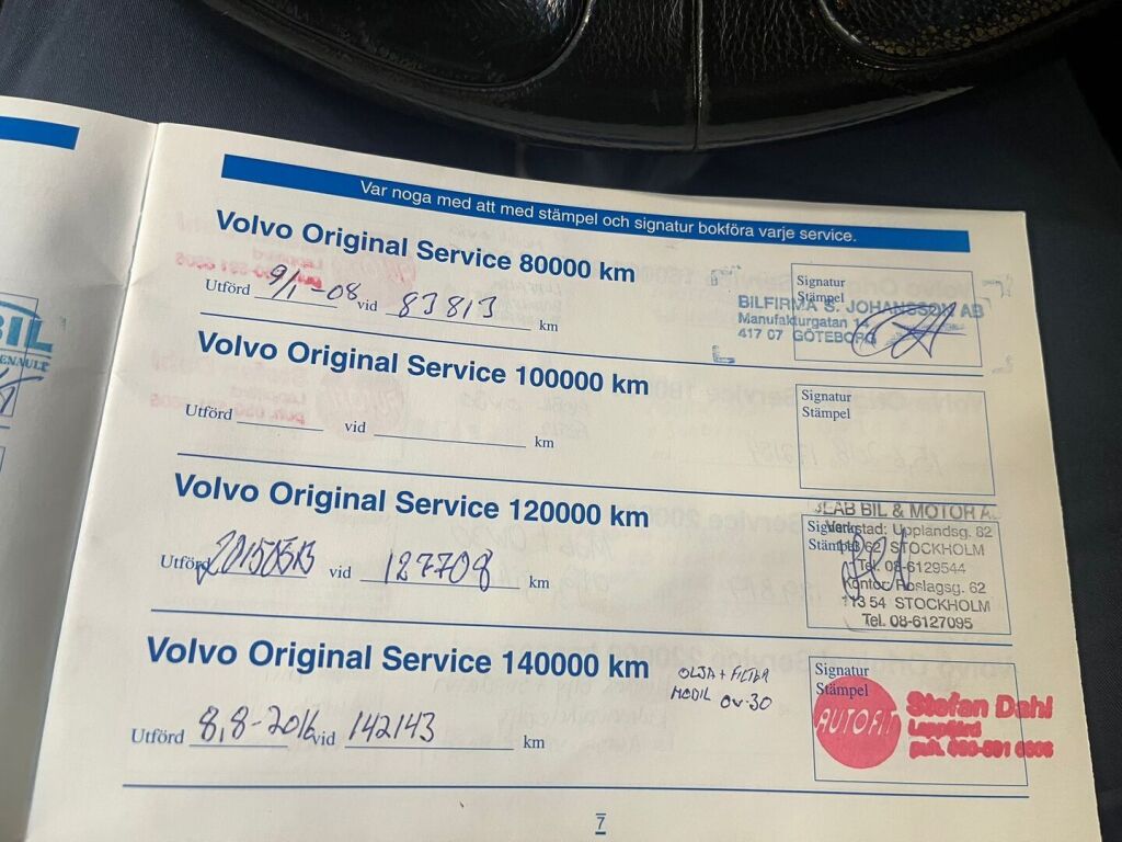 Volvo V70 2004 Harmaa