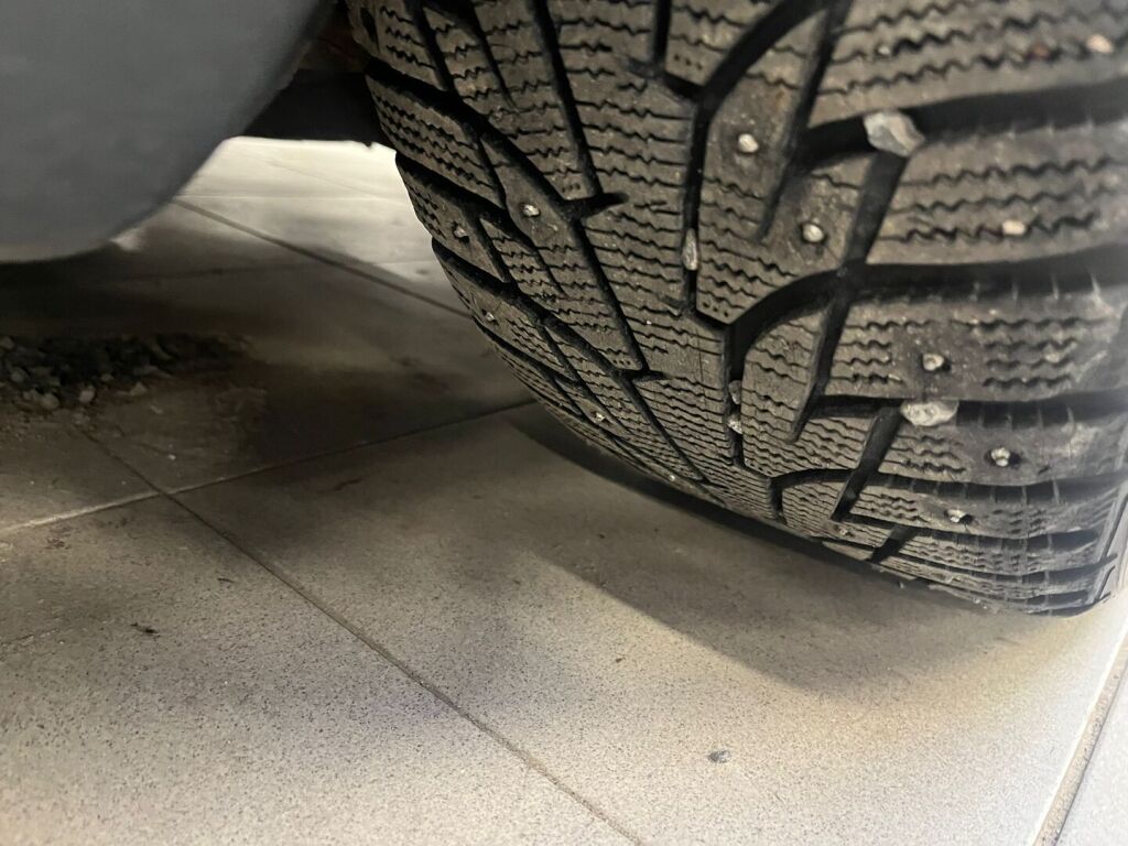 Volvo V70 2004 Harmaa