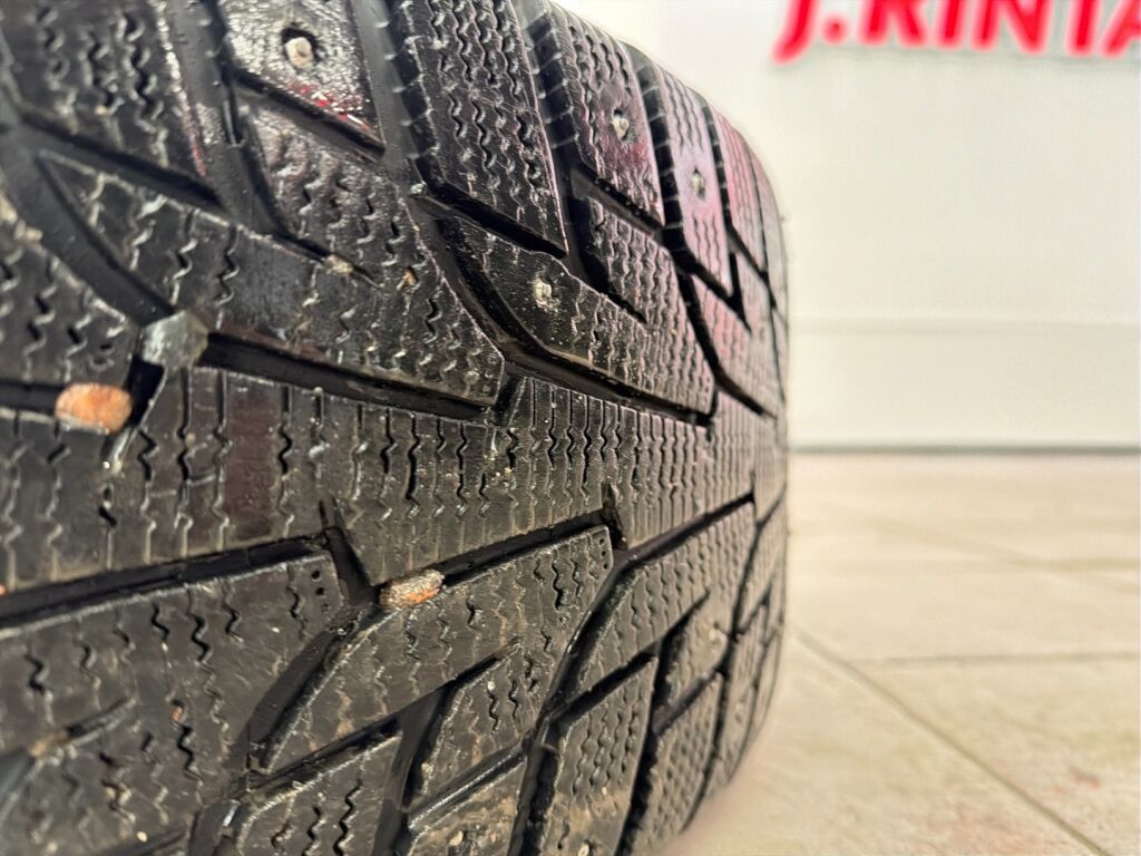 Volvo V70 2004 Harmaa