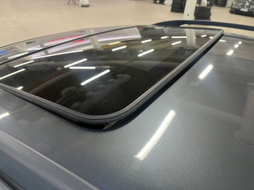 Volvo V70 2004 Harmaa