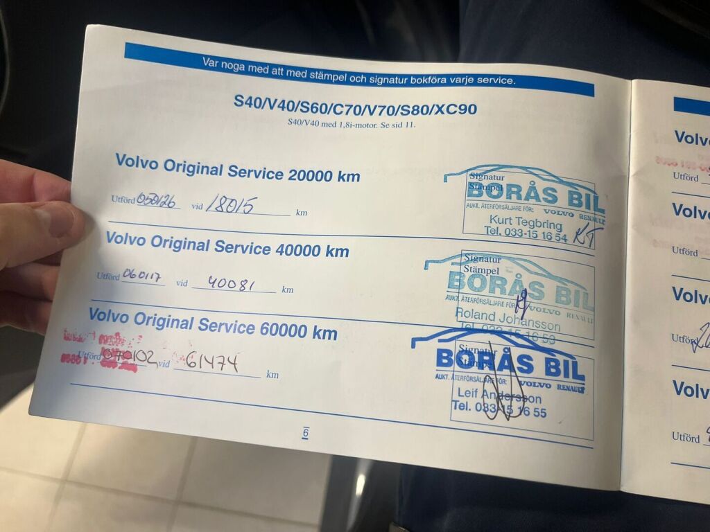 Volvo V70 2004 Harmaa