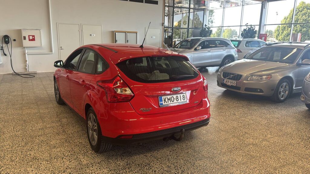 Ford Focus 2014 Punainen
