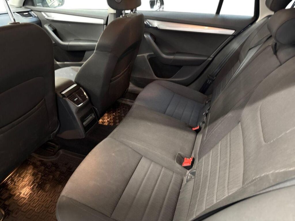 Skoda Octavia 2014 Hopea