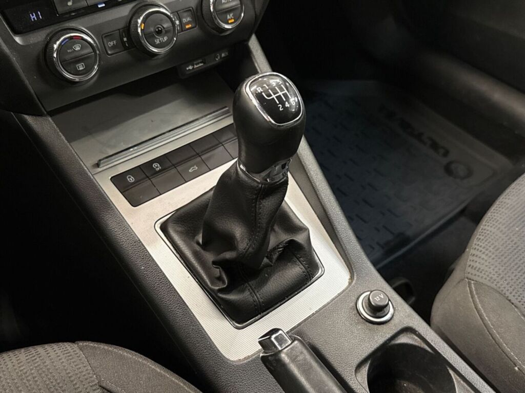 Skoda Octavia 2014 Hopea