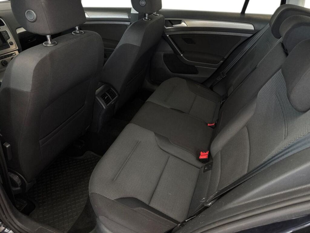 Volkswagen Golf 2014 Musta