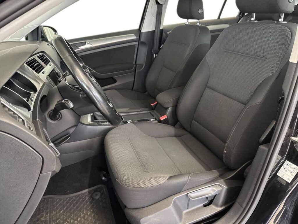 Volkswagen Golf 2014 Musta