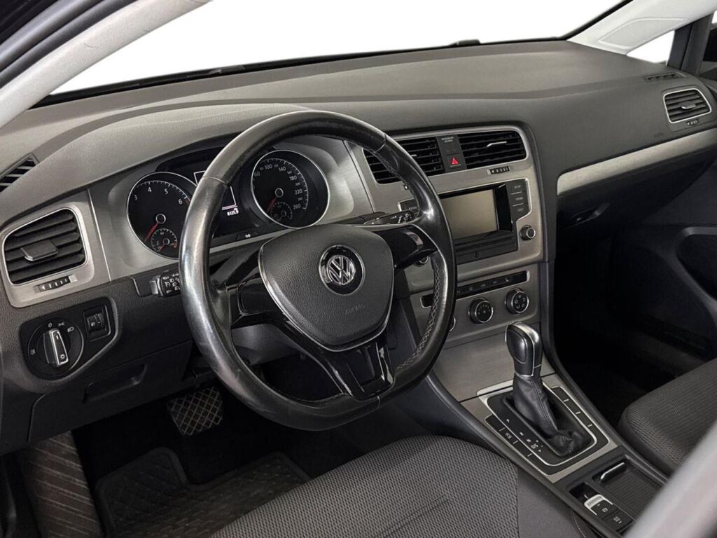 Volkswagen Golf 2014 Musta