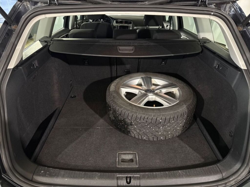 Volkswagen Golf 2014 Musta