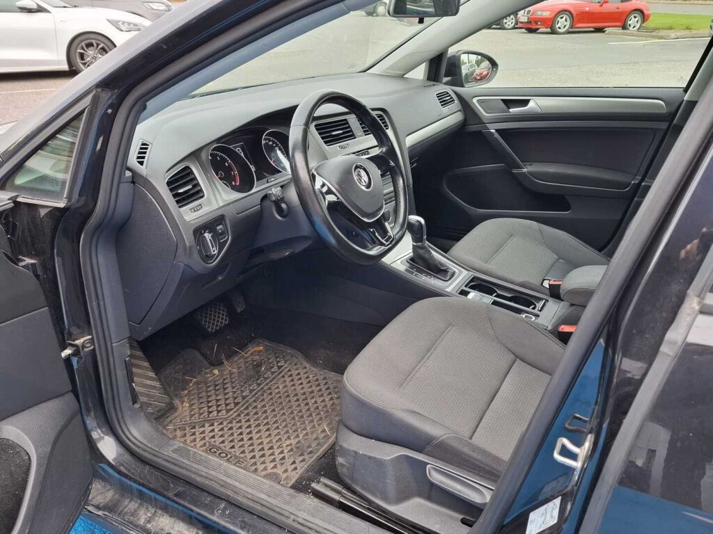 Volkswagen Golf 2014 Musta