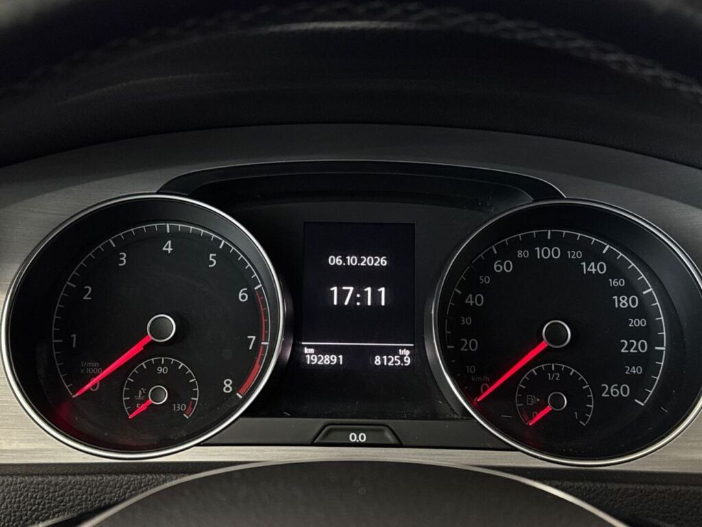 Volkswagen Golf 2014 Musta