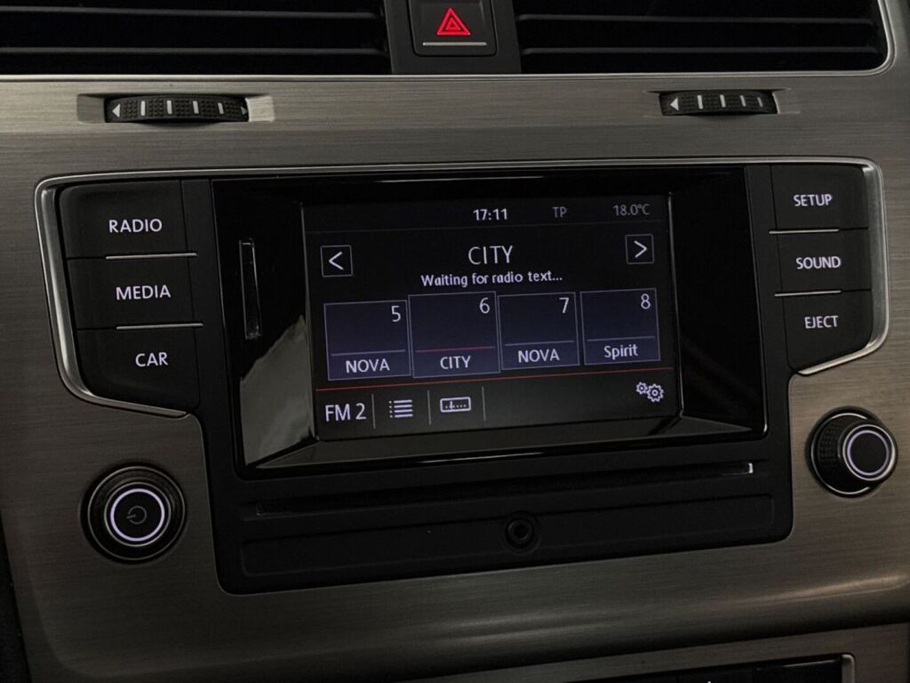 Volkswagen Golf 2014 Musta