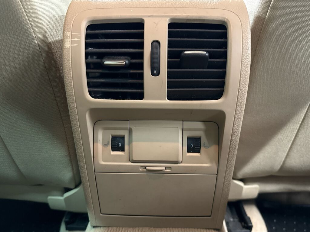 Volkswagen Passat 2014 Ruskea (beige)