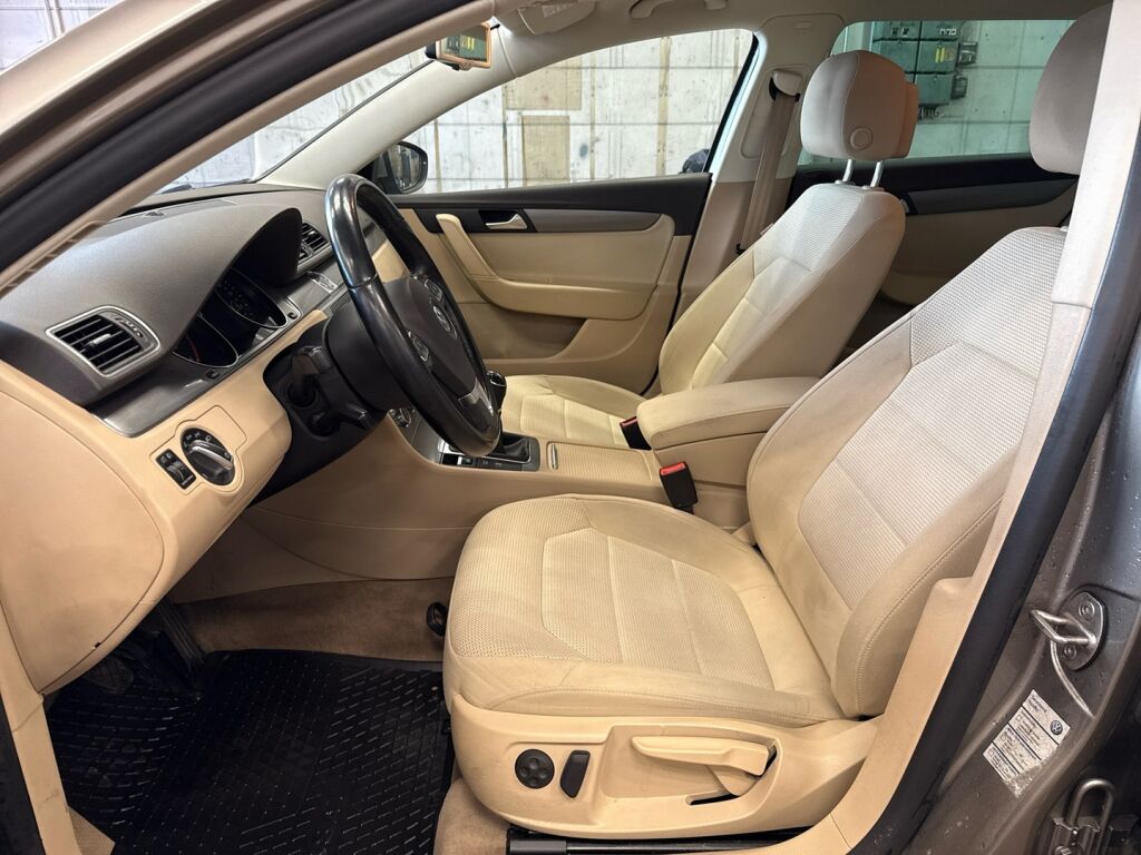Volkswagen Passat 2014 Ruskea (beige)