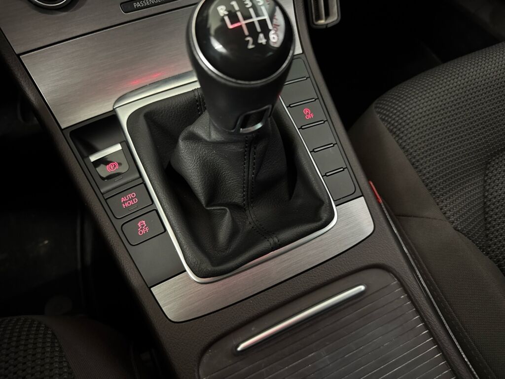 Volkswagen Passat 2014 Ruskea (beige)