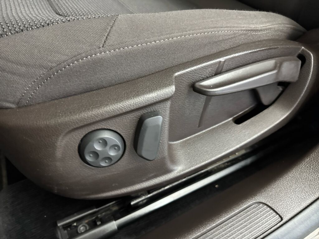 Volkswagen Passat 2014 Ruskea (beige)