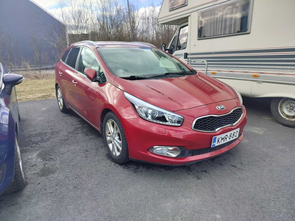 Kia Ceed 2014 Punainen