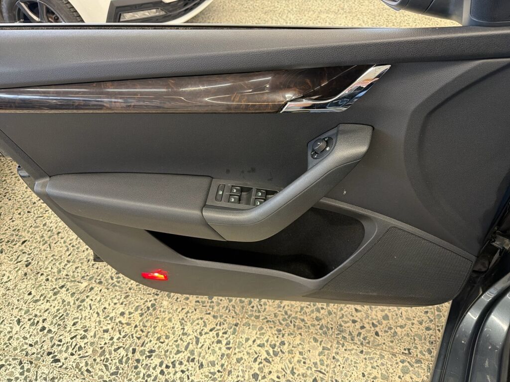 Skoda Octavia 2014 Hopea