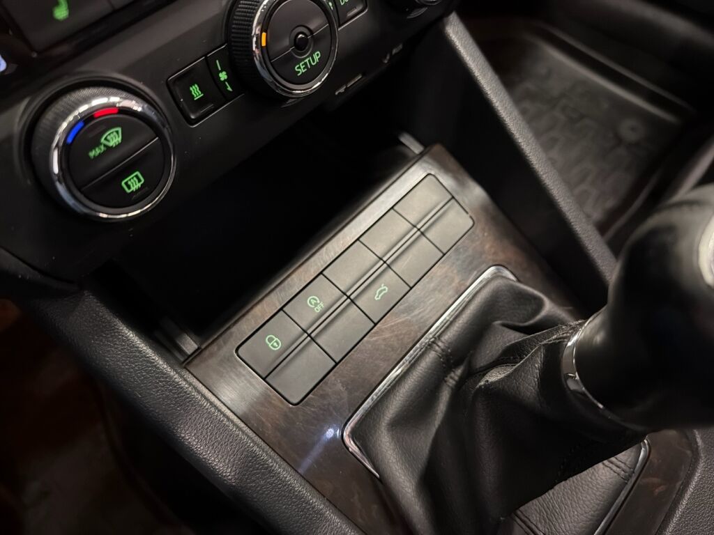 Skoda Octavia 2014 Hopea