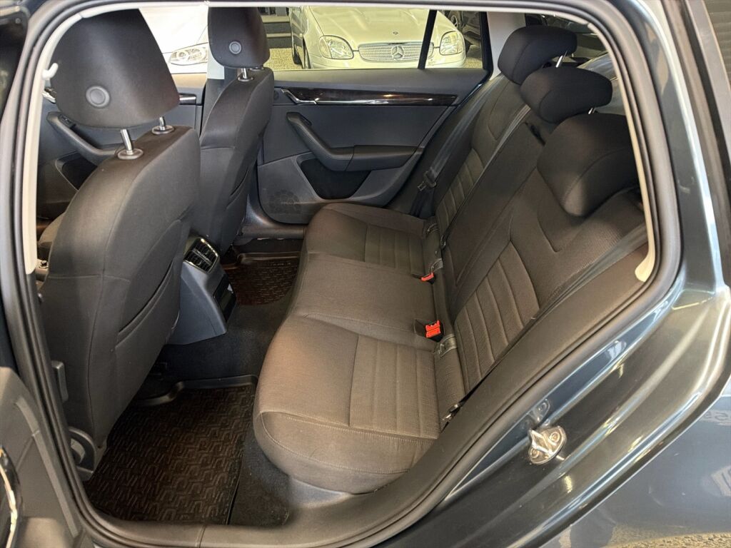 Skoda Octavia 2014 Hopea