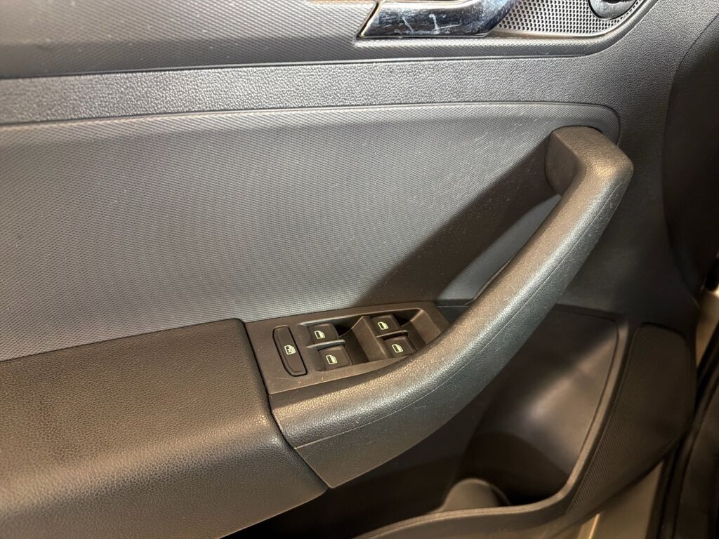 Skoda Rapid 2014 Ruskea (beige)