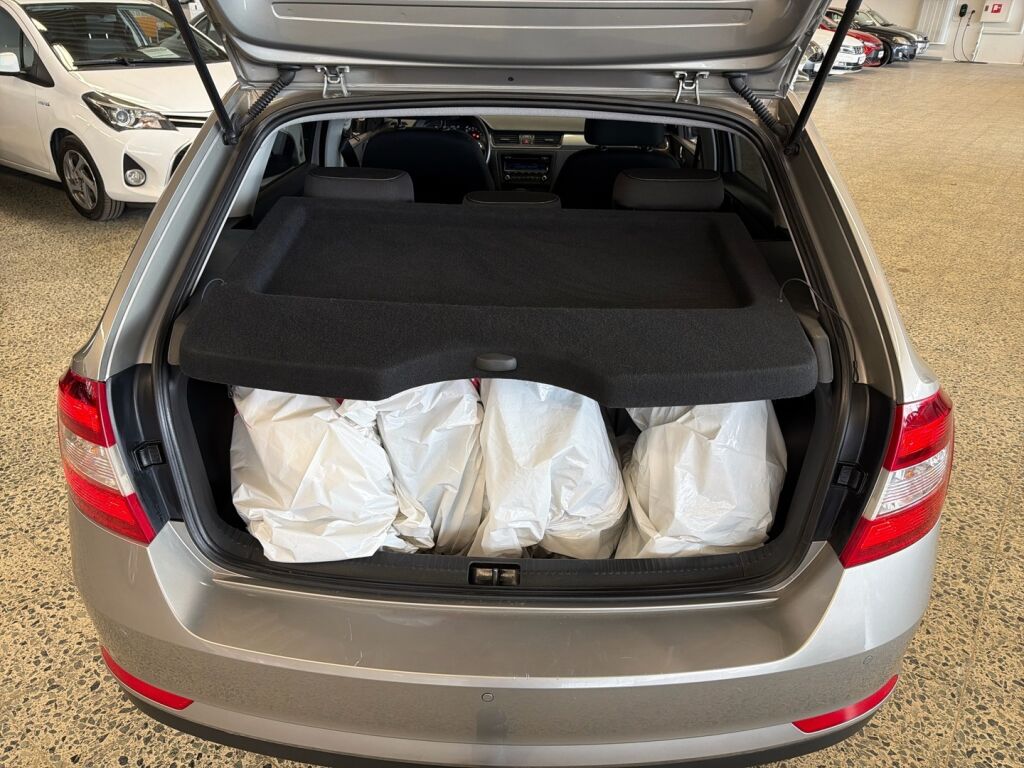 Skoda Rapid 2014 Ruskea (beige)
