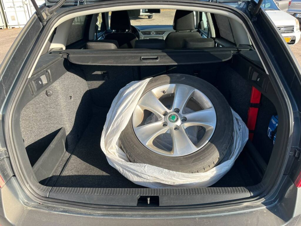 Skoda Octavia 2014 Hopea