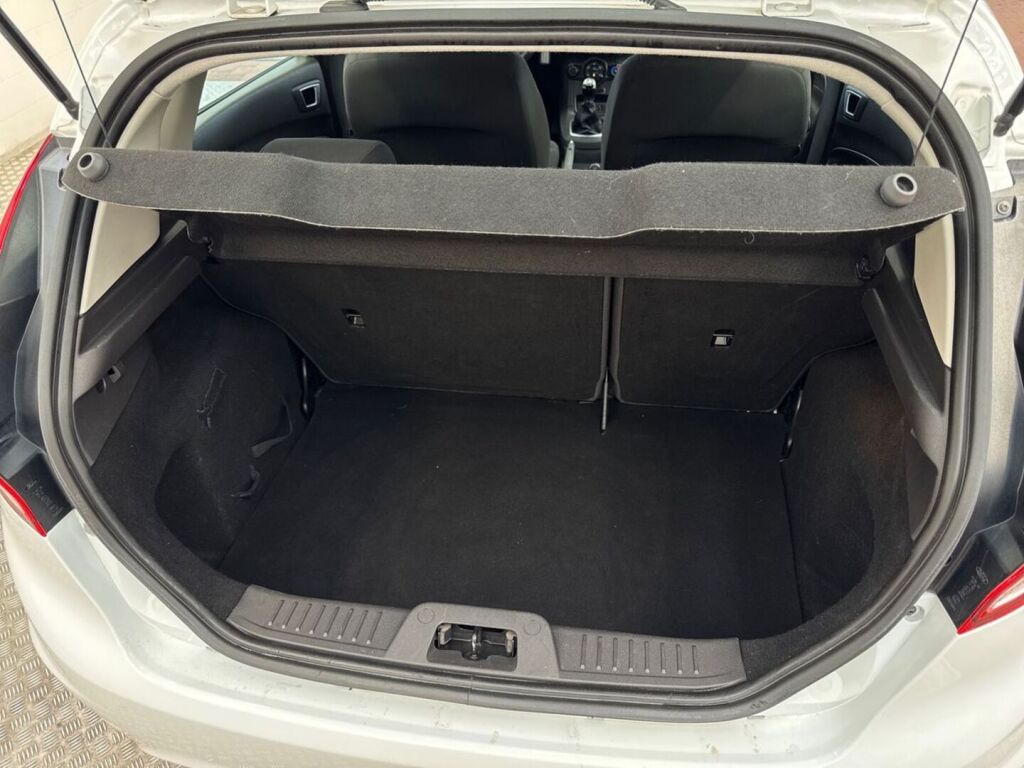 Ford Fiesta 2014 Valkoinen