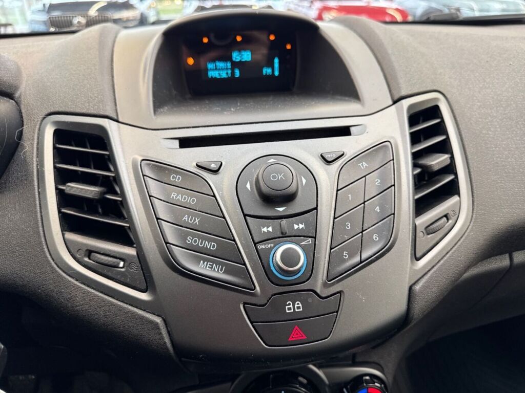 Ford Fiesta 2014 Valkoinen