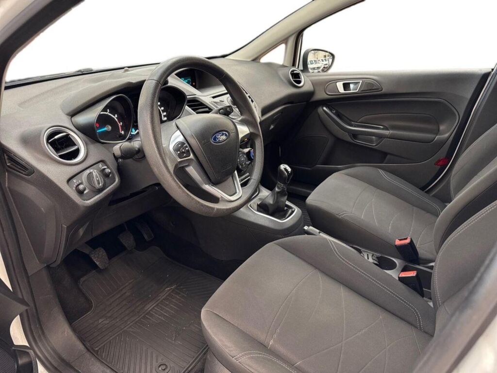 Ford Fiesta 2014 Valkoinen