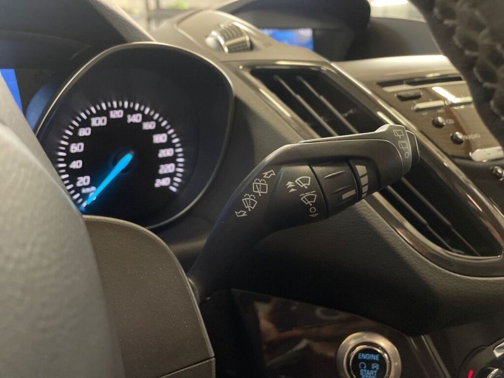 Ford Kuga 2014 Harmaa